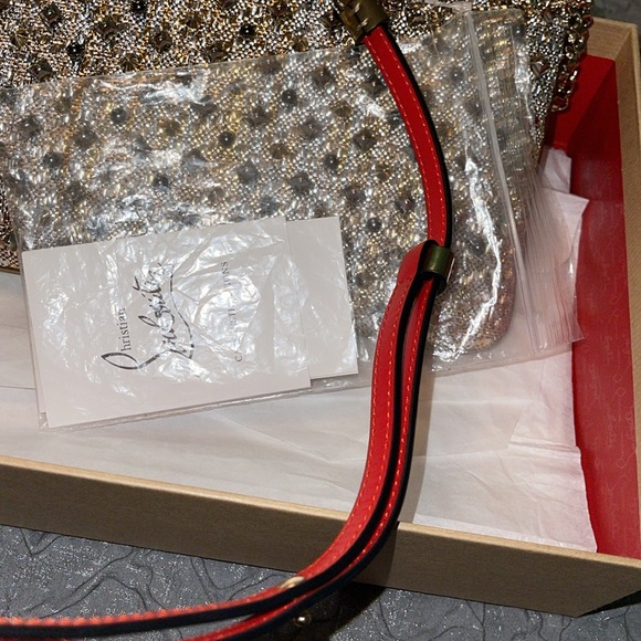 Preloved Louboutin clutch excellent condition size 12”W X 7 1/2”L silver n gold - Picture 13 of 17